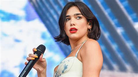 dua lipa sexy pic|Dua Lipa Shares Stunning Poolside Pics In Tiny。